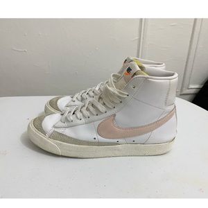 Women’s Nike Blazer Mids size 8.5